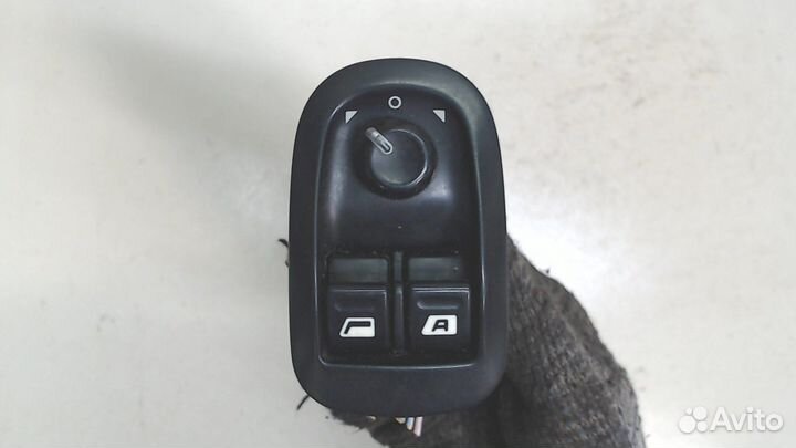 Кнопка стеклоподъемника Peugeot 206, 2003