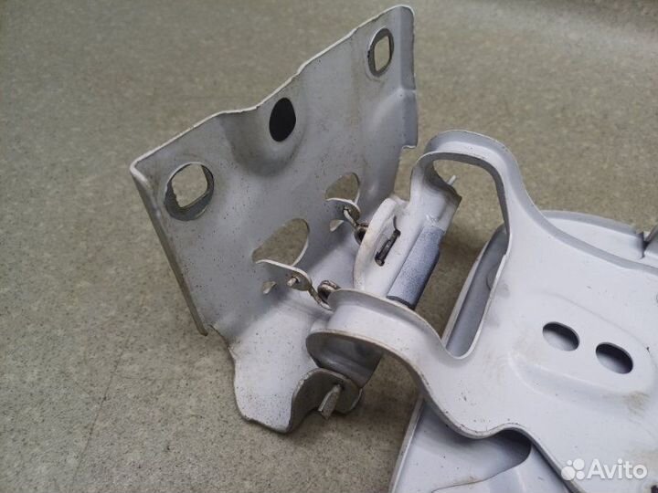 Лючок бензобака Renault Duster 1.6 K4M842 MT 2WD