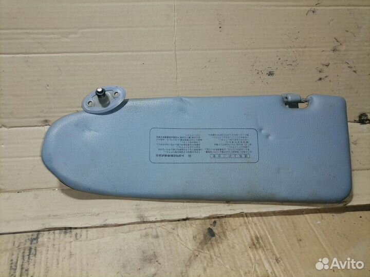 Солнцезащитный козырек право Тойота Краун GS131
