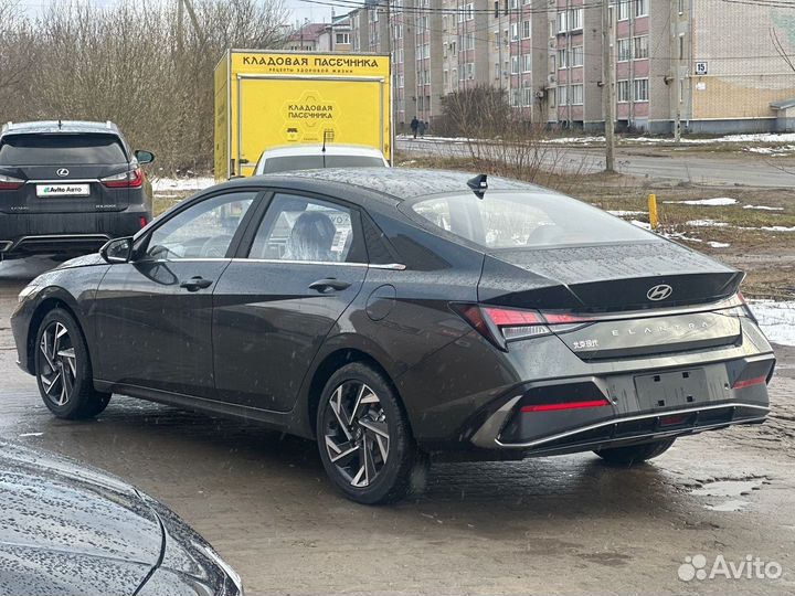 Hyundai Elantra 1.5 CVT, 2023, 40 км