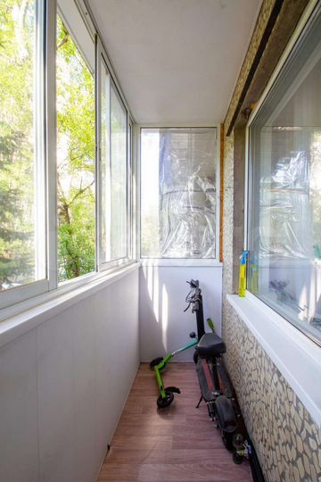 4-к. квартира, 80 м², 2/5 эт.