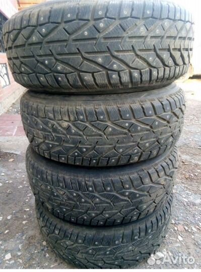 Kormoran SUV Stud 215/65 R16 102T