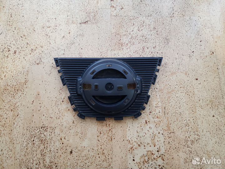 Nissan Qashqai 1 Решётка центральная