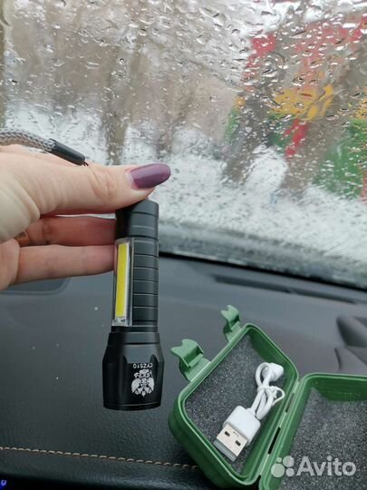 Фонарик в футляре новый