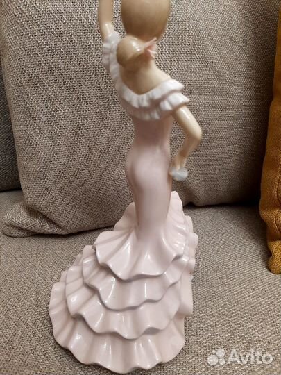 Статуэтка танцовщица