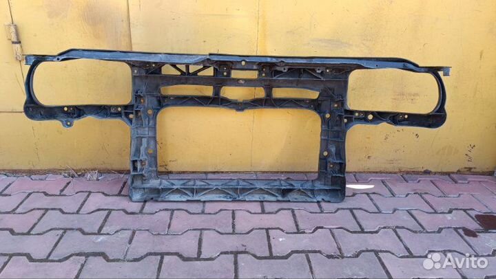 Панель передняя (телевизор) Volkswagen Golf