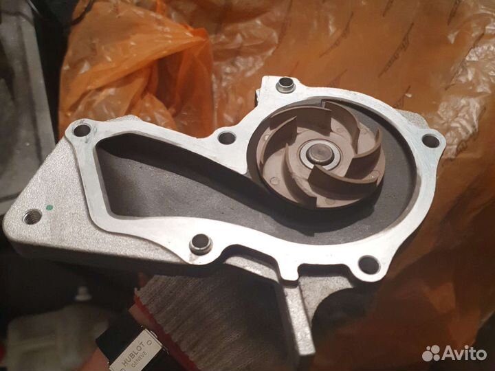 Помпа ford focus 3