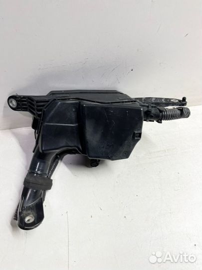 Корпус блока предохранителей правый Toyota Camry