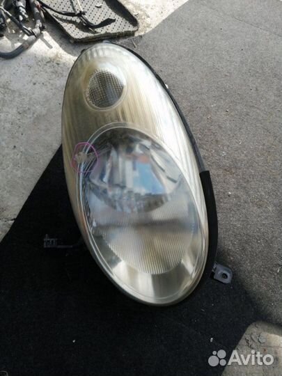 Фара правая Nissan March AK12