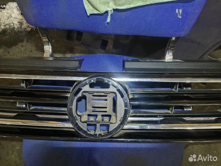 Решетка радиатора Volkswagen Tiguan 5NA853653B