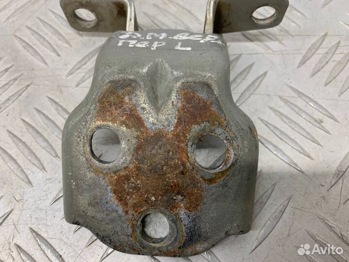 Б/У петля двери передний левый Daewoo Matiz klya