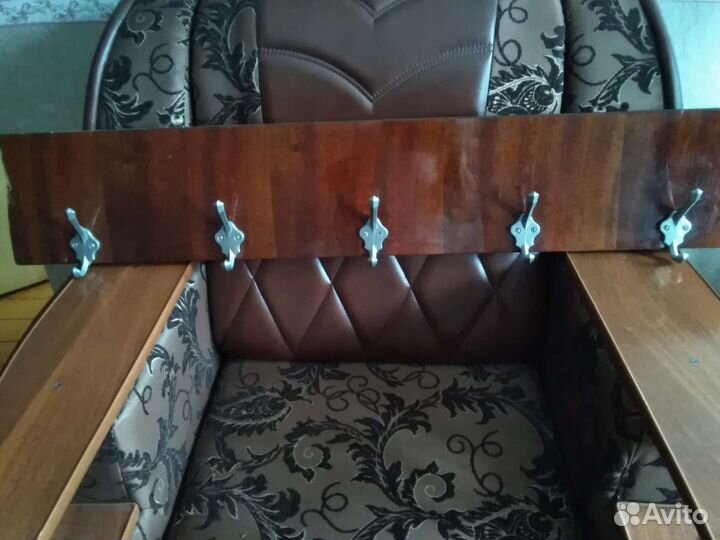 Вешалка хозяйственная