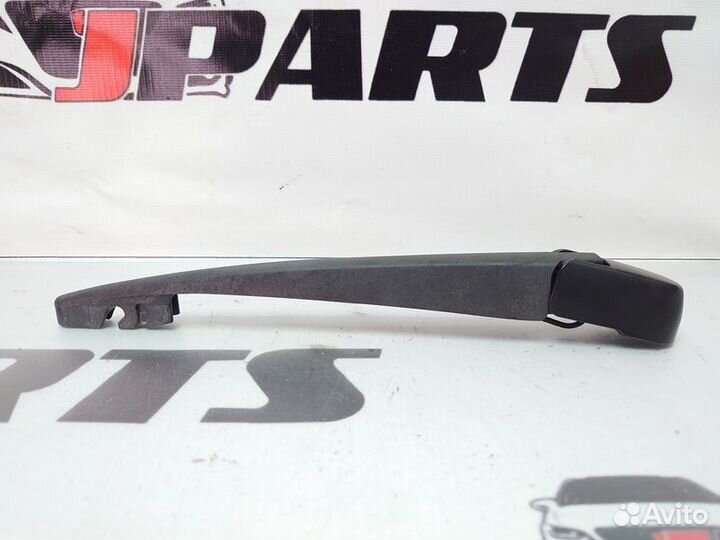 Поводок стеклоочистителя задний Mitsubishi Outland