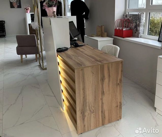 Стойка администратора