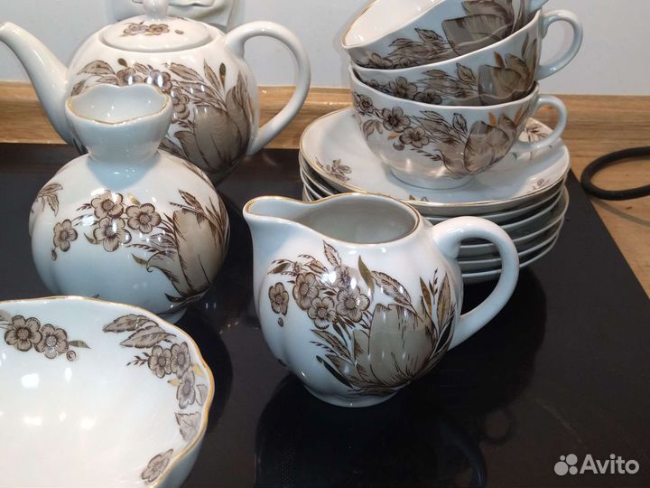 Чайный сервиз лфз. Позолота. Состояние