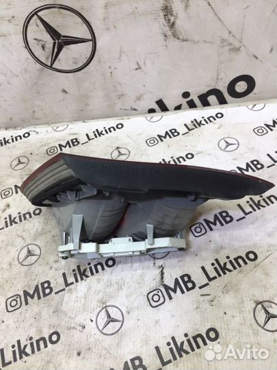 Фонарь правый Mercedes E-Class W211