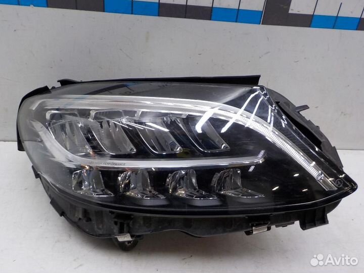 Фара правая Mercedes-Benz C-Class