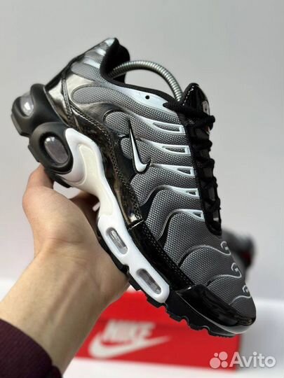 Кроссовки nike air max tn plus