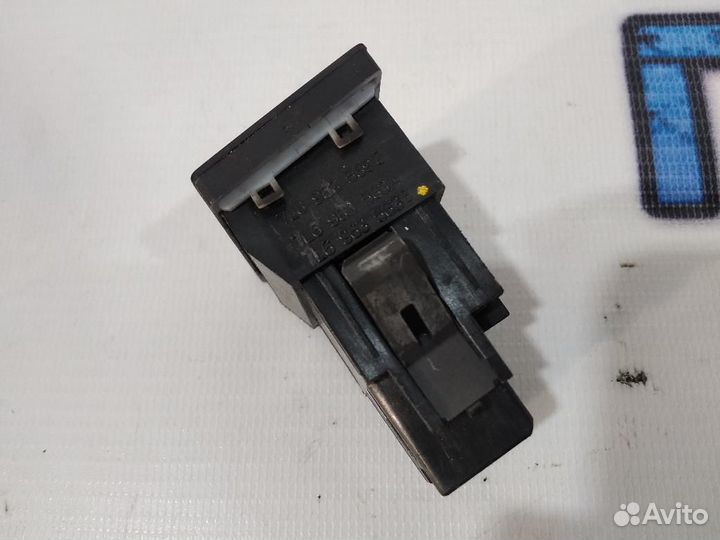 Кнопка обогрева сидений Volkswagen Touareg 7L6963563B Отличное состояние