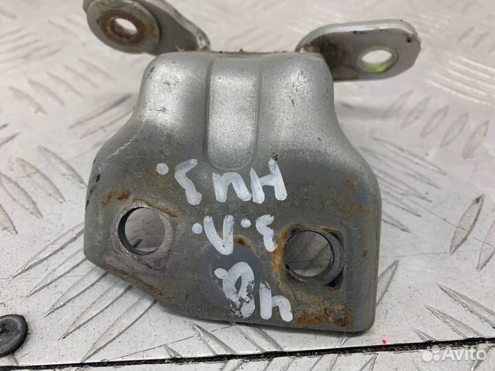 Б/У петля двери задний левый Mazda Demio 1 DW3W B3