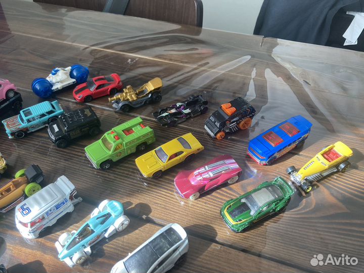 Hot wheels машинки