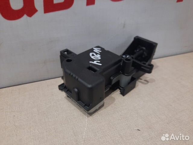 Активатор лючка бензобака Mercedes C180 C204