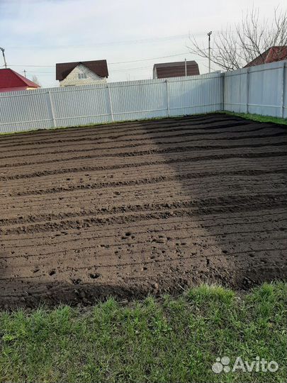 Вспашка земли минитрактором