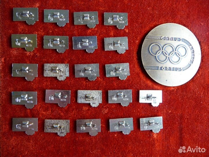 Набор значков и памятная медаль Олимпиада 1980 г