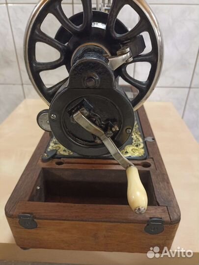 Швейная машинка 