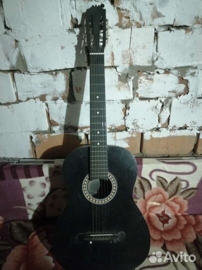 Классическая гитара шестиструнная