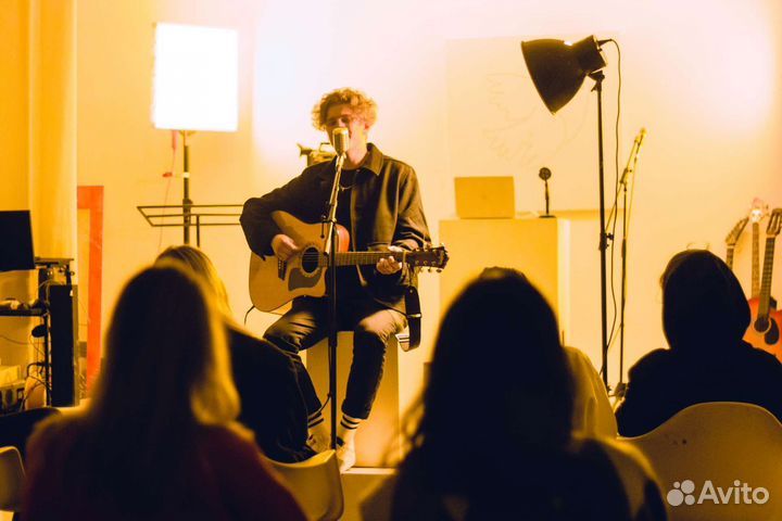 Музыкант на мероприятие. Вокалист, гитарист