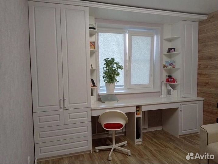 Рабочая зона у окна