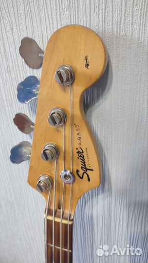 Бас гитара Fender Squier Precision