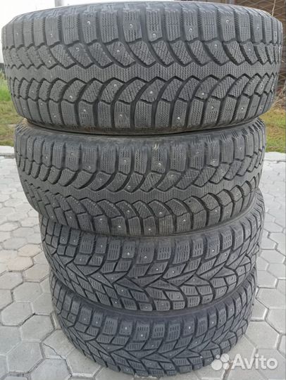 Bridgestone Blizzak Spike-01 195/60 R15