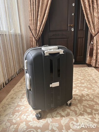 Чемодан на колесах