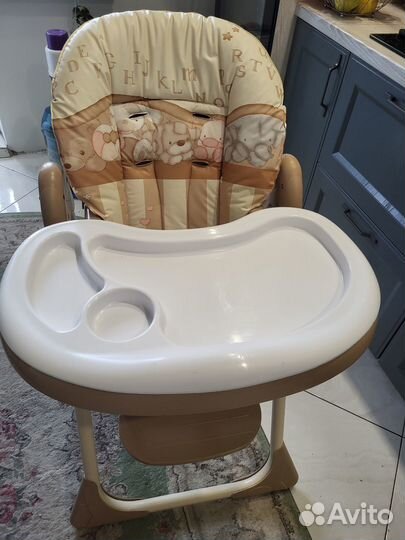 Стульчик для кормления ребенка