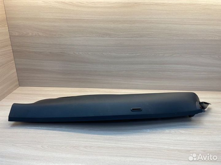 Обшивка стойки задняя левая Skoda Rapid