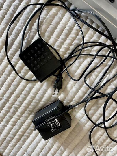 Синтезатор Yamaha Portable Grand DGX-220