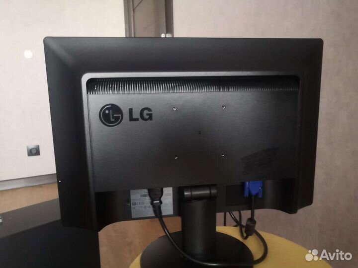 Монитор LG flatron 19