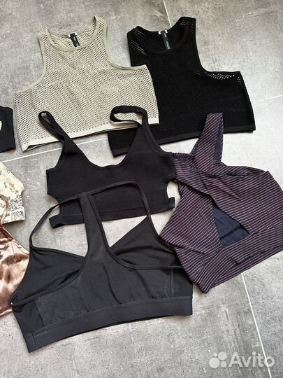 Спортивные топы, леггинсы, худи и футболки