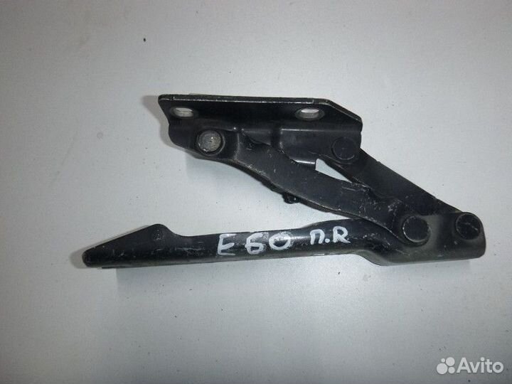 Петля капота правая BMW E60/E61 2003
