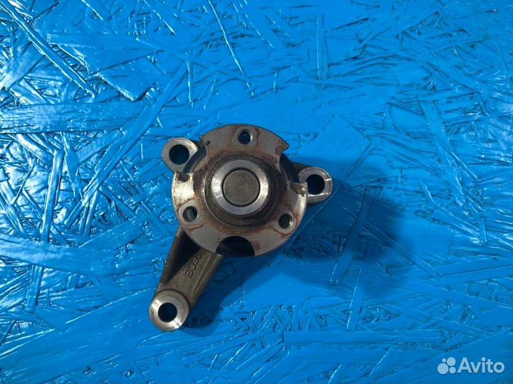 Кронштейн вискомуфты Discovery 3 L319 2.7 276DT