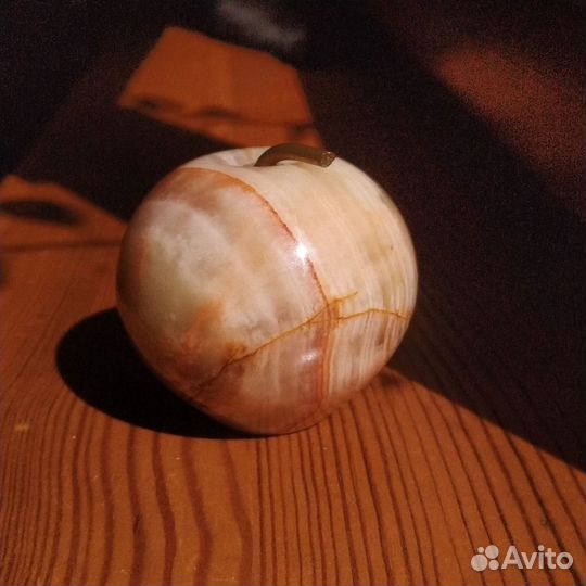 Яблоко из оникса
