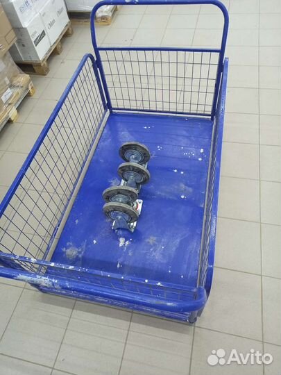 Металлическая тележка