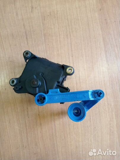 Моторчик заслонки отопителя (печки) Volkswagen