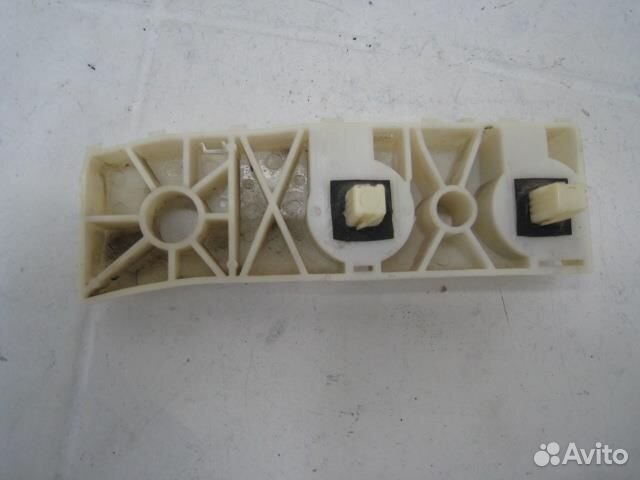 Крепеж заднего бампера правый Nissan X-Trail T31