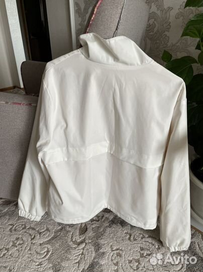 Ветровка в верху два замочка из плащевки