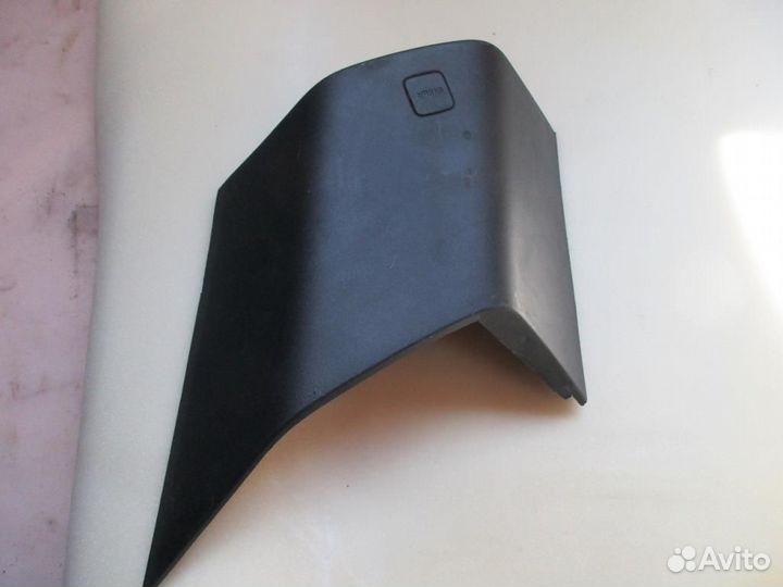 Накладки задних стоек Range Rover Sport 2 L494 44