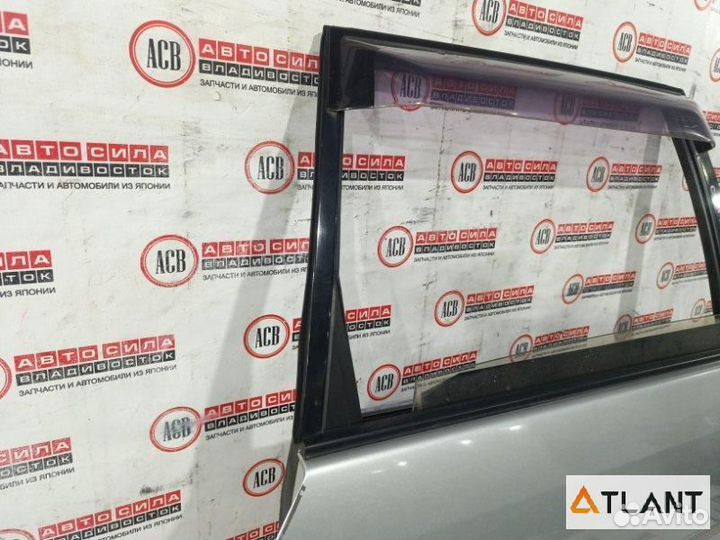 Дверь задний правый toyota ipsum