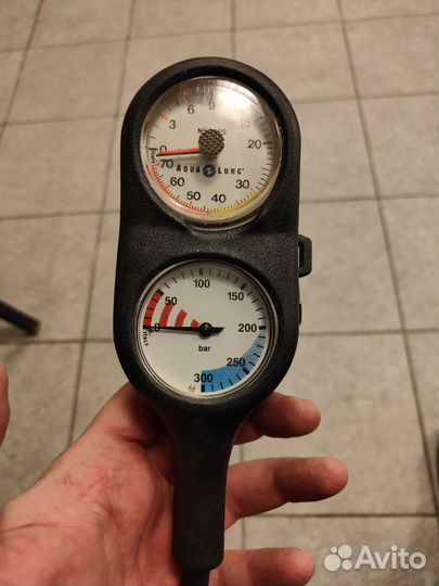 Консоль для дайвинга. Манометр. Глубиномер